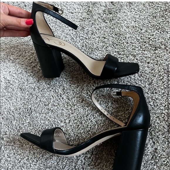 SALE-never worn-Sam Edelman Black Leather Block Heel Sandal - Picture 4 of 4
